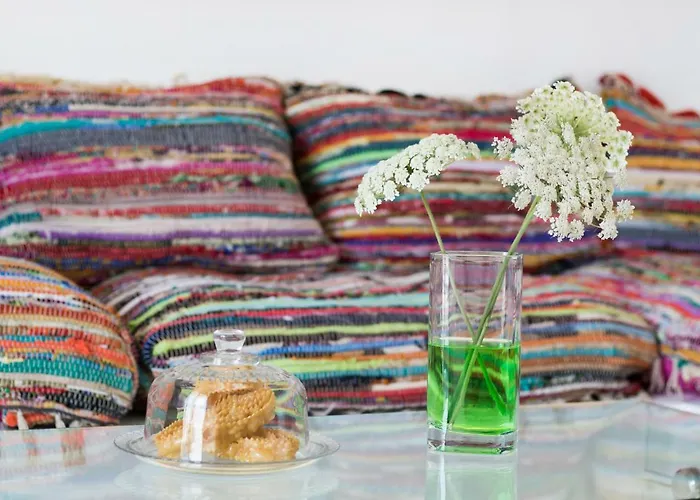 Gorgona Traditional Карпатос