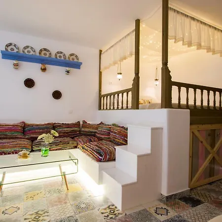 Gorgona Traditional